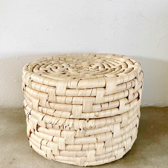 Set of 6 woven wicker rattan coaster and lidded basket set - Picture 4 of 15